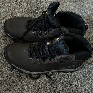 Columbia Men's Dark Brown Hiking Boots